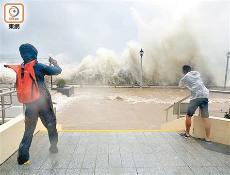 驚風驪浪失西東